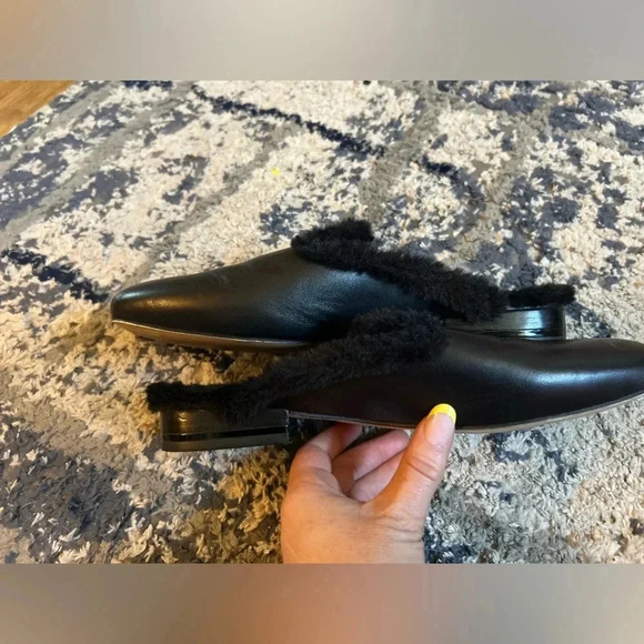 Michael Kors Slides - Picture 2 of 3